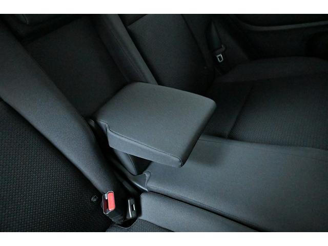 ヴェゼル Ｘ・ホンダセンシング　Ｒカメラ　Ｗエアバッグ　盗難防止　アクティブクルーズコントロール　オートエアコン　ＬＥＤランプ　衝突軽減ブレ－キ　パワステ　整備記録簿　カーテンエアバック　アルミ　スマートキーシステム　横滑り防止機能（16枚目）