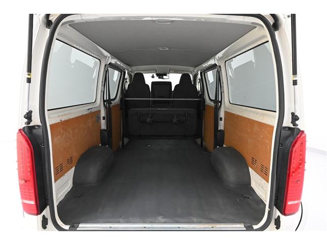 ハイエースバン ＤＸ　ＧＬパッケージ　メモリナビ　ＬＥＤヘッド　ナビ＆ＴＶ　ワンセグＴＶ　バックモニター　横滑り防止装置　キーレスエントリー　エアコン　ＥＴＣ車載器　パワステ　フロントパワーウインドウ　エアバック　セキュリティー　ドラレコ（21枚目）