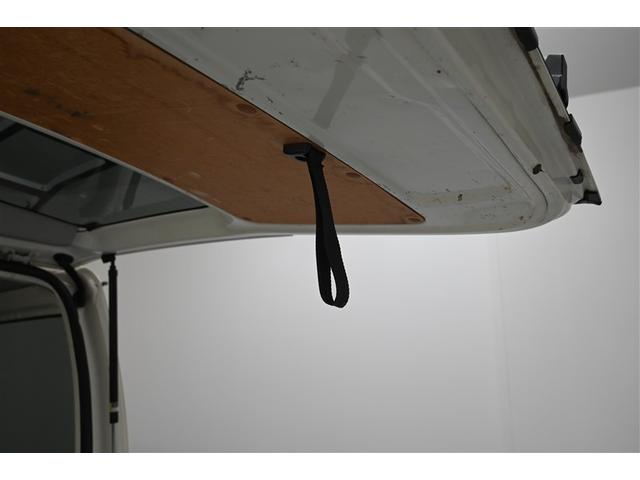 ハイエースバン ＤＸ　ＧＬパッケージ　メモリナビ　ＬＥＤヘッド　ナビ＆ＴＶ　ワンセグＴＶ　バックモニター　横滑り防止装置　キーレスエントリー　エアコン　ＥＴＣ車載器　パワステ　フロントパワーウインドウ　エアバック　セキュリティー　ドラレコ（22枚目）