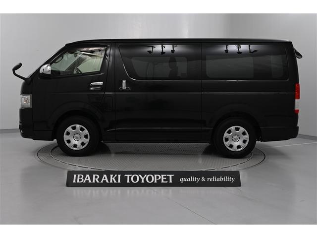 ハイエースバン スーパーＧＬ　ダークプライムＩＩ　衝突回避システム　運転席助手席エアバック　ＥＳＣ　スマートエントリー　ＬＥＤライト　エアコン　パワーウィンドウ　エアバック　キーレスエントリー　イモビライザー　ＥＴＣ付き　パワーステアリング　ＡＢＳ（5枚目）