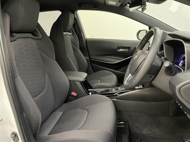 カローラスポーツ ハイブリッドＧ　Ｚ　サイドエアバック　前後誤発進抑制　盗難防止　スマートキーシステム　Ｂモニ　オートクルーズ　ＬＥＤライト　エアバック　オートエアコン　地デジ　ナビＴＶ　ＡＷ　デュアルエアバッグ　キーレス　パワステ（14枚目）