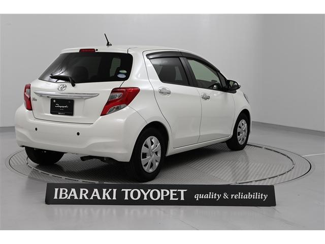 ヴィッツ １．３Ｆ　ＬＥＤエディション　Ｂカメラ　アイドルストップ　衝突軽減ブレーキ　ワンセグテレビ　ＥＴＣ車載器　整備点検記録簿　ＬＥＤヘッドライト　スマートキー＆プッシュスタート　キーフリーシステム　エアコン　横滑り防止　イモビライザー（6枚目）