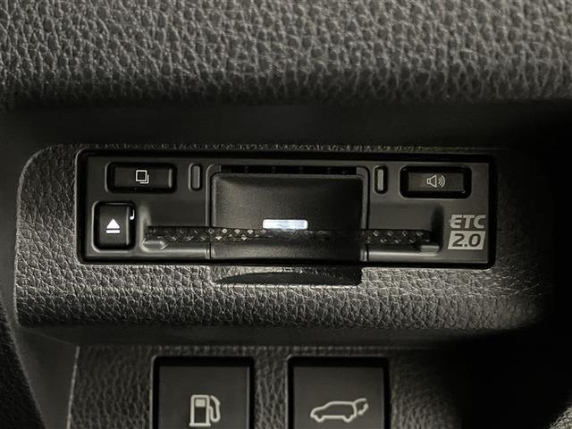 クラウンスポーツ ＲＳ　記録簿　黒革シート　サンルーフ　メモリーナビ　ナビＴＶ　地デジ　バックカメラ　ＥＴＣ　ミュージックプレイヤー接続可　パワーシート　クルーズコントロール　盗難防止装置　横滑り防止機能　キーレス　ドラレコ（11枚目）