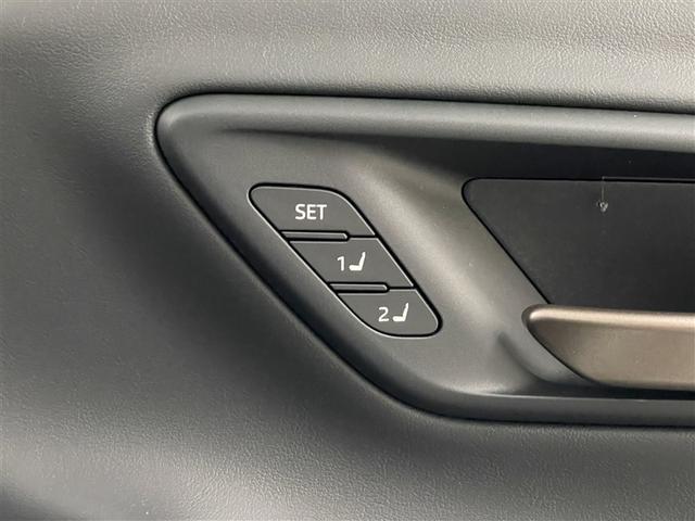 クラウンスポーツ ＲＳ　記録簿　黒革シート　サンルーフ　メモリーナビ　ナビＴＶ　地デジ　バックカメラ　ＥＴＣ　ミュージックプレイヤー接続可　パワーシート　クルーズコントロール　盗難防止装置　横滑り防止機能　キーレス　ドラレコ（16枚目）