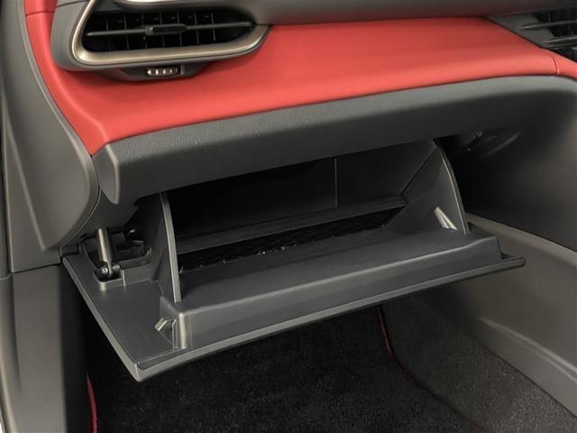 クラウンスポーツ ＲＳ　記録簿　黒革シート　サンルーフ　メモリーナビ　ナビＴＶ　地デジ　バックカメラ　ＥＴＣ　ミュージックプレイヤー接続可　パワーシート　クルーズコントロール　盗難防止装置　横滑り防止機能　キーレス　ドラレコ（34枚目）