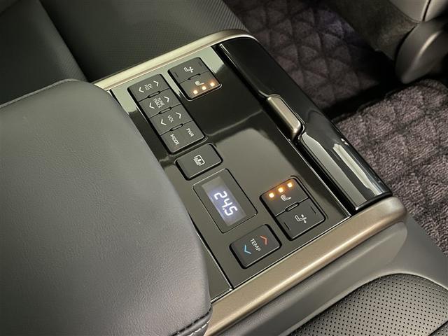 �����A�[�����X�g�ɂ́A�G�A�R���A�I�[�f�B�I�A�V�[�g�Ȃǂ̑��ʂȋ@�\�̑���������Ȃ���^�b�`�p�l���𓋍ڂ��Ă��܂��B