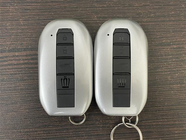 �X�}�[�g�L�[�Q�ł��B�@�X�}�[�g�L�[���g�т��Ă���΃L�[�����o�����Ƀh�A���{���������B�N���}�̎n�����\�ł��B