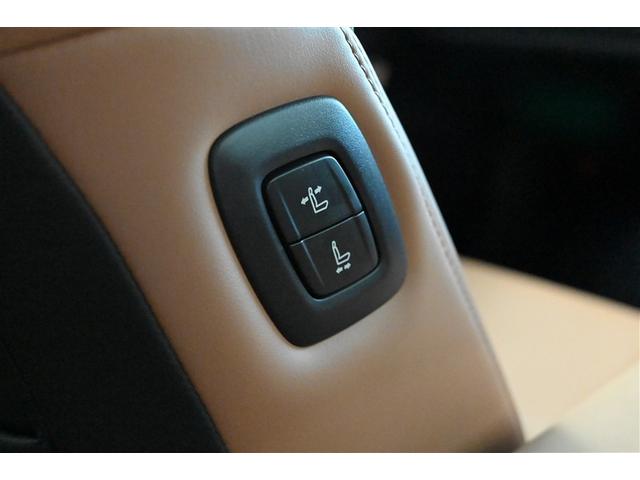 クラウンスポーツ Z AWD フルセグテレビ 1オーナー ETC車載器 TVナビ クルコン 横滑り防止装置 エアバッグ 本革 AC100V ミュージックプレイヤー接続可 メモリナビ キーレス 盗難防止装置 ABS 記録簿(13枚目)