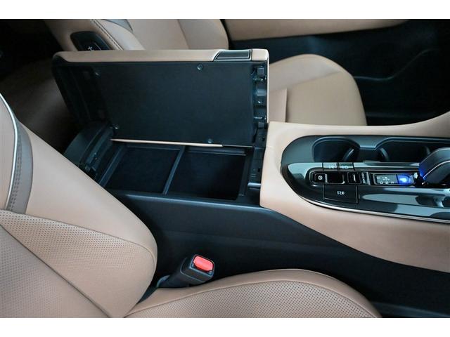 クラウンスポーツ Z AWD フルセグテレビ 1オーナー ETC車載器 TVナビ クルコン 横滑り防止装置 エアバッグ 本革 AC100V ミュージックプレイヤー接続可 メモリナビ キーレス 盗難防止装置 ABS 記録簿(34枚目)