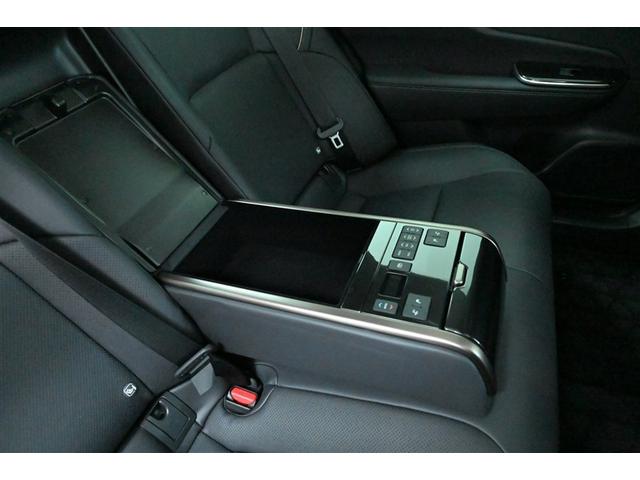 クラウンクロスオーバー Ｚ　インテリジェントクリアランスソナー　ガラスルーフ　ナビＴＶ　Ｐシート　ＡＣ１００Ｖ　ドラレコ　フルセグ　キーレス　フルオートエアコン　オートクルーズコントロール　ＥＴＣ　ミュージックプレイヤー接続可（19枚目）