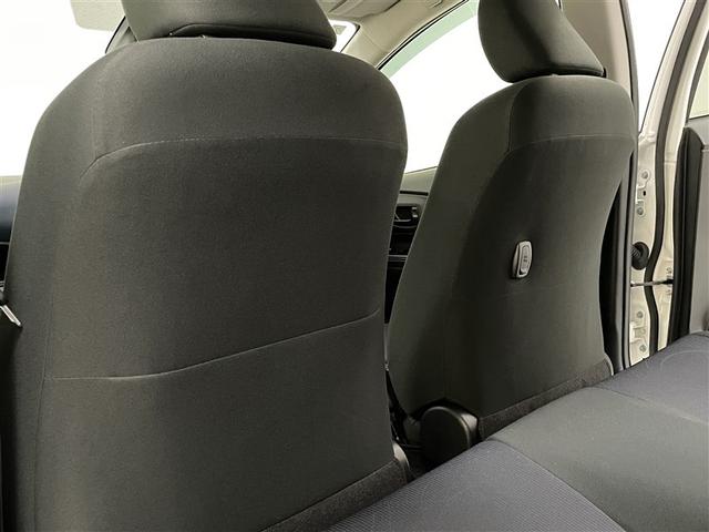 アクア Ｓ　スマートキープッシュスタート　キーレスエントリ　カーナビ　オートエアコン　デュアルエアバック　ＥＳＣ　パワーウィンドウ　ＥＴＣ　ＤＶＤ再生可能　ＳＲＳ　パワーステアリング　ＡＢＳ　メモリーナビ（26枚目）