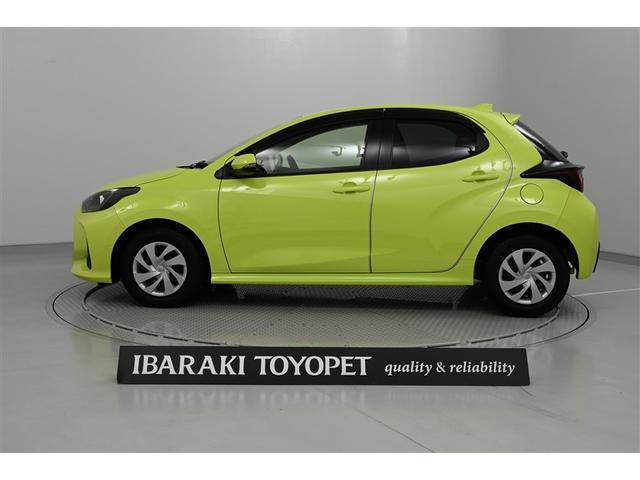 ヤリス Ｇ　カーナビ　点検記録簿　Ｂカメラ　エアコン　スマートキー＆プッシュスタート　メモリーナビゲーション　イモビ　横滑り防止システム　クルーズＣ　ＡＢＳ　パワーウィンドウ　パワーステアリング　Ｗエアバック（4枚目）