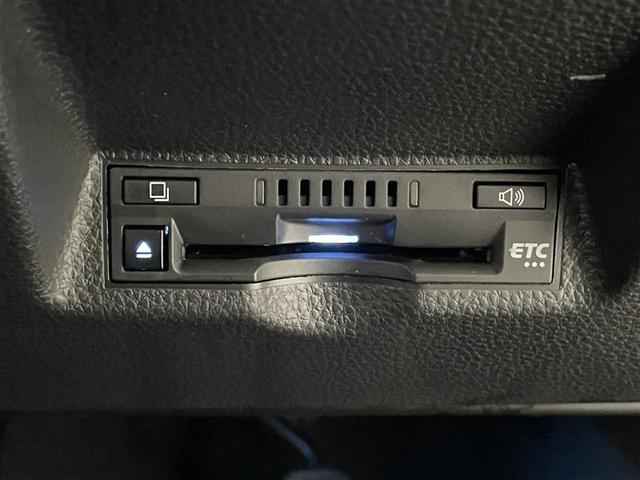 ヤリスクロス ハイブリッドＺ　ドライブレコーダ　インテリジェントキー　アルミホイル　ＬＥＤライト　リアカメラ　クルーズコントロール　整備記録簿　横滑り防止システム　ナビＴＶ　メモリーナビゲーション　電動シ－ト　パワステ　キーフリー（11枚目）