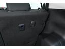 ■買い物フック(運転席側 後席シートバックに装備) 使わないときにはフックを格納できます。