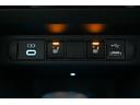 ■充電用USB端子、■シートヒータースイッチ(運転席/助手席)、■通信用USB端子 装備