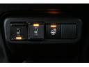 ■シートヒータースイッチ(運転席 ・ 助手席)、■ステアリングヒータースイッチ 装備。 寒い日の運転をサポート。シートヒーターは 『HI - LO』の2段階切替が可能です。