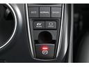 ■ドライブモードセレクト(ECO/NORMAL/SPORT)、■EVドライブモード、■ブレーキホールド/パーキングブレーキ 各スイッチ 装備