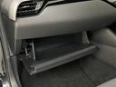助手席グローブボックス　装備。　車検証や取扱説明書を保管するのに便利です。