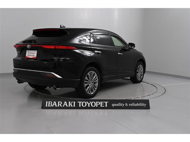 ハリアー Ｚ　盗難防止　運転席パワーシート　地デジ　横滑防止装置　リアビューカメラ　ヘッドライトＬＥＤ　アルミホイール　点検記録簿　Ｗエアバッグ　キーレス　スマートキ－　サイドエアバッグ　エアコン　ナビ＆ＴＶ（5枚目）