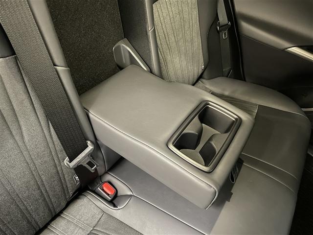 ハリアー Ｚ　盗難防止　運転席パワーシート　地デジ　横滑防止装置　リアビューカメラ　ヘッドライトＬＥＤ　アルミホイール　点検記録簿　Ｗエアバッグ　キーレス　スマートキ－　サイドエアバッグ　エアコン　ナビ＆ＴＶ（16枚目）