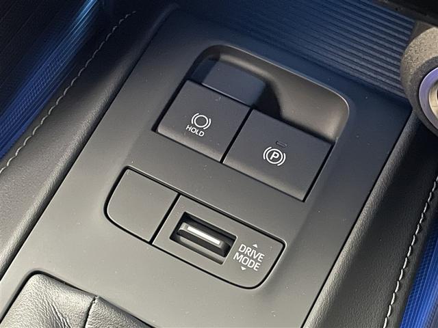 ハリアー Ｚ　盗難防止　運転席パワーシート　地デジ　横滑防止装置　リアビューカメラ　ヘッドライトＬＥＤ　アルミホイール　点検記録簿　Ｗエアバッグ　キーレス　スマートキ－　サイドエアバッグ　エアコン　ナビ＆ＴＶ（25枚目）