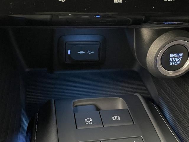 ハリアー Ｚ　盗難防止　運転席パワーシート　地デジ　横滑防止装置　リアビューカメラ　ヘッドライトＬＥＤ　アルミホイール　点検記録簿　Ｗエアバッグ　キーレス　スマートキ－　サイドエアバッグ　エアコン　ナビ＆ＴＶ（30枚目）