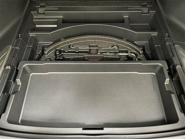 ハリアー Ｚ　盗難防止　運転席パワーシート　地デジ　横滑防止装置　リアビューカメラ　ヘッドライトＬＥＤ　アルミホイール　点検記録簿　Ｗエアバッグ　キーレス　スマートキ－　サイドエアバッグ　エアコン　ナビ＆ＴＶ（32枚目）