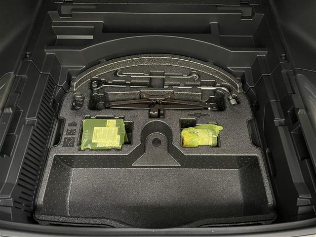 ハリアー Ｚ　盗難防止　運転席パワーシート　地デジ　横滑防止装置　リアビューカメラ　ヘッドライトＬＥＤ　アルミホイール　点検記録簿　Ｗエアバッグ　キーレス　スマートキ－　サイドエアバッグ　エアコン　ナビ＆ＴＶ（33枚目）