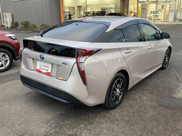 プリウス Ｓ　ＬＥＤヘット　盗難防止システム　スマキー　ＡＣ　ナビ＆ＴＶ　ドライブレコーダー　横滑り防止システム　バックガイドモニター　ＥＴＣ車載器　アルミホイール　運転席パワーウィンドウ　整備点検記録簿　ＡＢＳ（3枚目）