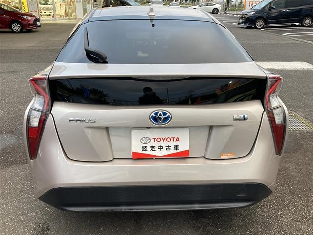 プリウス Ｓ　ＬＥＤヘット　盗難防止システム　スマキー　ＡＣ　ナビ＆ＴＶ　ドライブレコーダー　横滑り防止システム　バックガイドモニター　ＥＴＣ車載器　アルミホイール　運転席パワーウィンドウ　整備点検記録簿　ＡＢＳ（17枚目）