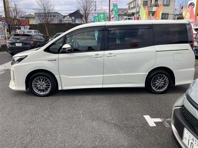 ノア ハイブリッドＳｉ　ＡＢＳ　横滑り防止機能　エアバッグ　バックモニター　オートクルーズコントロール　盗難防止システム　記録簿有　ナビＴＶ　ＬＥＤライト　３列シート　メモリーナビ　ＥＴＣ　スマートキ－　キーレス　ＡＷ（2枚目）