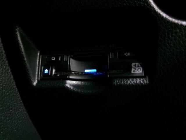 ノア ハイブリッドＧ　フルセグ　メモリーナビ　ＤＶＤ再生　ミュージックプレイヤー接続可　バックカメラ　衝突被害軽減システム　ＥＴＣ　ドラレコ　両側電動スライド　ＬＥＤヘッドランプ　乗車定員７人　３列シート　ワンオーナー（17枚目）