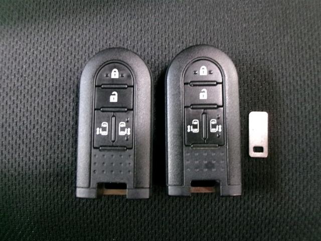 ルーミー カスタムＧ－Ｔ　フルセグ　メモリーナビ　ＤＶＤ再生　ミュージックプレイヤー接続可　バックカメラ　衝突被害軽減システム　ＥＴＣ　ドラレコ　両側電動スライド　ＬＥＤヘッドランプ　フルエアロ　記録簿　アイドリングストップ（34枚目）