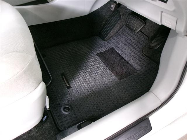 プリウス Ｓ　ワンセグ　メモリーナビ　ミュージックプレイヤー接続可　バックカメラ　ＥＴＣ　ＨＩＤヘッドライト　記録簿　アイドリングストップ（6枚目）