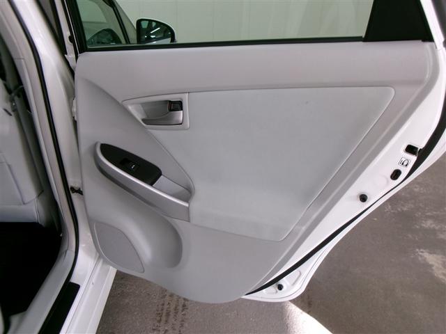 プリウス Ｓ　ワンセグ　メモリーナビ　ミュージックプレイヤー接続可　バックカメラ　ＥＴＣ　ＨＩＤヘッドライト　記録簿　アイドリングストップ（12枚目）