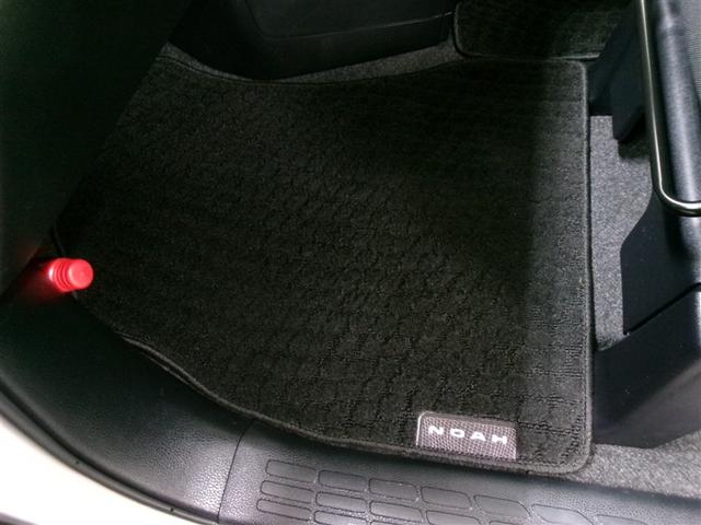 ノア Ｓｉ　フルセグ　メモリーナビ　ＤＶＤ再生　ミュージックプレイヤー接続可　バックカメラ　衝突被害軽減システム　ＥＴＣ　ドラレコ　電動スライドドア　ＬＥＤヘッドランプ　ウオークスルー　乗車定員７人　３列シート（8枚目）