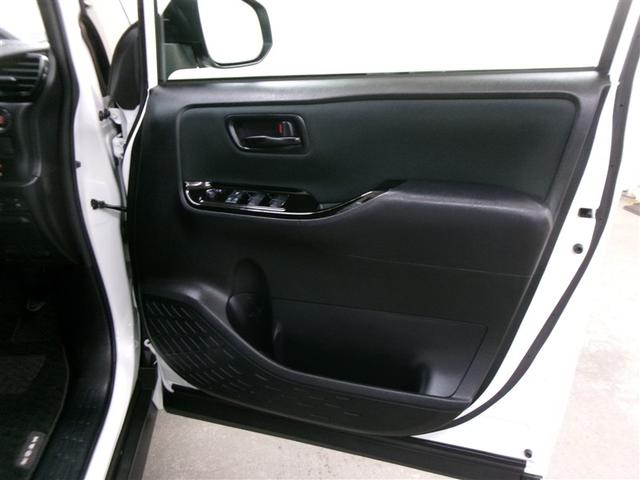 ノア Ｓｉ　フルセグ　メモリーナビ　ＤＶＤ再生　ミュージックプレイヤー接続可　バックカメラ　衝突被害軽減システム　ＥＴＣ　ドラレコ　電動スライドドア　ＬＥＤヘッドランプ　ウオークスルー　乗車定員７人　３列シート（9枚目）