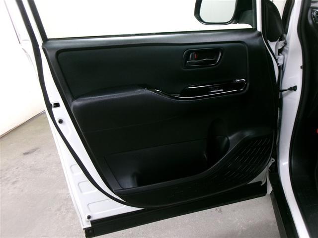 ノア Ｓｉ　フルセグ　メモリーナビ　ＤＶＤ再生　ミュージックプレイヤー接続可　バックカメラ　衝突被害軽減システム　ＥＴＣ　ドラレコ　電動スライドドア　ＬＥＤヘッドランプ　ウオークスルー　乗車定員７人　３列シート（10枚目）