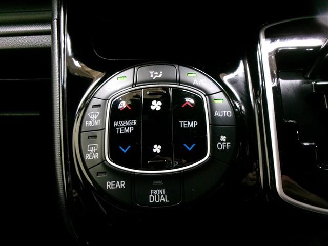 ノア Ｓｉ　フルセグ　メモリーナビ　ＤＶＤ再生　ミュージックプレイヤー接続可　バックカメラ　衝突被害軽減システム　ＥＴＣ　ドラレコ　電動スライドドア　ＬＥＤヘッドランプ　ウオークスルー　乗車定員７人　３列シート（16枚目）