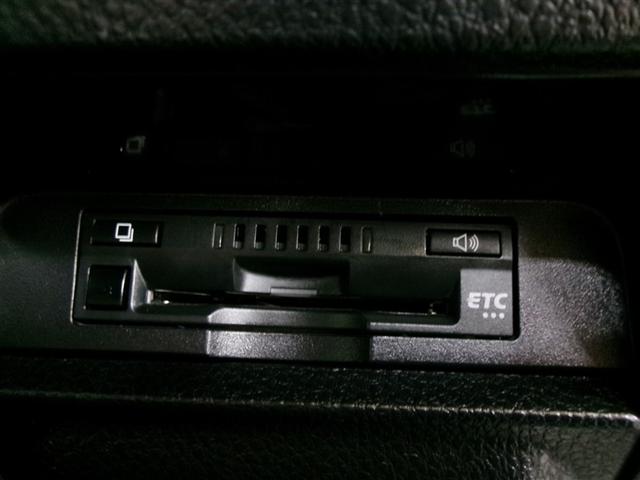 ノア Ｓｉ　フルセグ　メモリーナビ　ＤＶＤ再生　ミュージックプレイヤー接続可　バックカメラ　衝突被害軽減システム　ＥＴＣ　ドラレコ　電動スライドドア　ＬＥＤヘッドランプ　ウオークスルー　乗車定員７人　３列シート（17枚目）