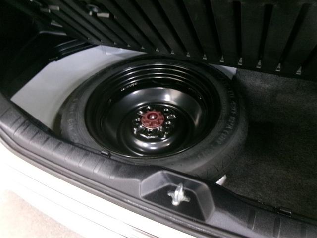 ノア Ｓｉ　フルセグ　メモリーナビ　ＤＶＤ再生　ミュージックプレイヤー接続可　バックカメラ　衝突被害軽減システム　ＥＴＣ　ドラレコ　電動スライドドア　ＬＥＤヘッドランプ　ウオークスルー　乗車定員７人　３列シート（30枚目）