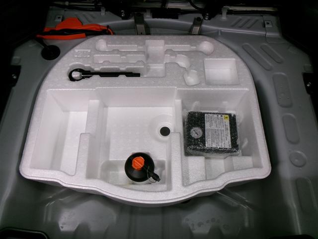 ヤリスクロス ハイブリッドＺ　フルセグ　メモリーナビ　ミュージックプレイヤー接続可　バックカメラ　衝突被害軽減システム　ＥＴＣ　ドラレコ　ＬＥＤヘッドランプ　記録簿　アイドリングストップ（35枚目）