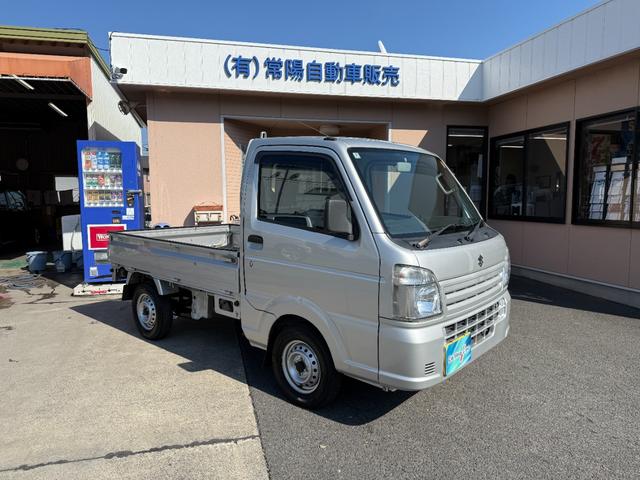 キャリイトラック KCエアコン・パワステ農繁仕様 禁煙車 切り替え可式パートタイム4WD デフロック ヘッドライトレベライザー アッパーメンバーガード 作業灯 荷台マット エアコン パワステ ABS Wエアバック(6枚目)