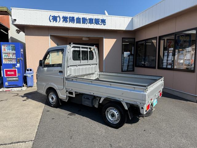 キャリイトラック KCエアコン・パワステ農繁仕様 禁煙車 切り替え可式パートタイム4WD デフロック ヘッドライトレベライザー アッパーメンバーガード 作業灯 荷台マット エアコン パワステ ABS Wエアバック(9枚目)