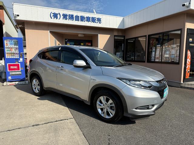 ヴェゼル ハイブリッドＸ　純正ＳＤナビ　バックカメラ　ステアリングリモコン　クルーズコントロール　パドルシフト　電動パーキングブレーキ　ＥＴＣ　シティブレーキアクティブシステム　ＬＥＤヘッドライト　オートライト（6枚目）