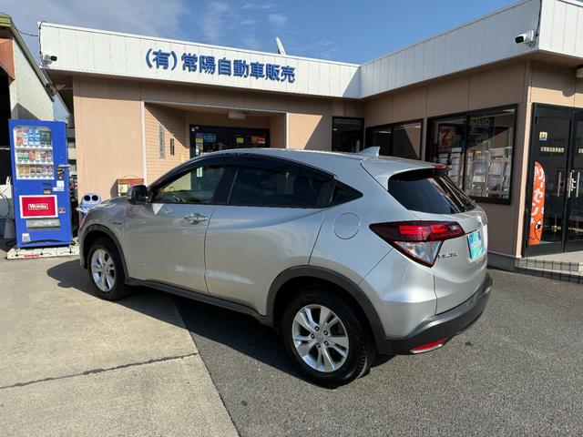 ヴェゼル ハイブリッドＸ　純正ＳＤナビ　バックカメラ　ステアリングリモコン　クルーズコントロール　パドルシフト　電動パーキングブレーキ　ＥＴＣ　シティブレーキアクティブシステム　ＬＥＤヘッドライト　オートライト（9枚目）