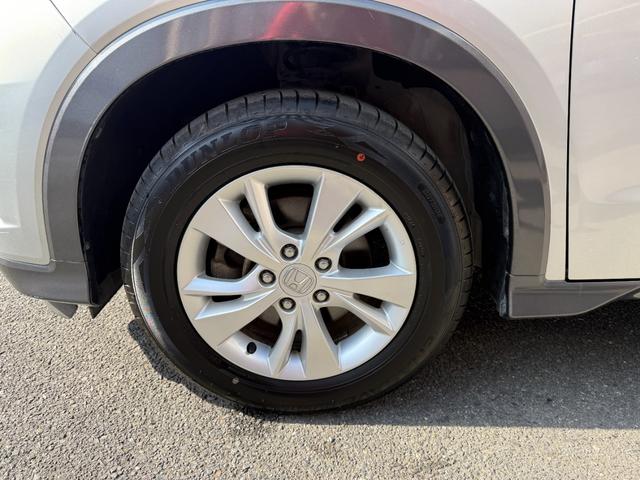 ヴェゼル ハイブリッドＸ　純正ＳＤナビ　バックカメラ　ステアリングリモコン　クルーズコントロール　パドルシフト　電動パーキングブレーキ　ＥＴＣ　シティブレーキアクティブシステム　ＬＥＤヘッドライト　オートライト（12枚目）