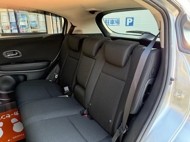 ヴェゼル ハイブリッドＸ　純正ＳＤナビ　バックカメラ　ステアリングリモコン　クルーズコントロール　パドルシフト　電動パーキングブレーキ　ＥＴＣ　シティブレーキアクティブシステム　ＬＥＤヘッドライト　オートライト（17枚目）