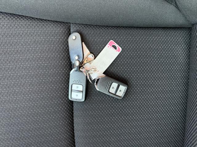 ヴェゼル ハイブリッドＸ　純正ＳＤナビ　バックカメラ　ステアリングリモコン　クルーズコントロール　パドルシフト　電動パーキングブレーキ　ＥＴＣ　シティブレーキアクティブシステム　ＬＥＤヘッドライト　オートライト（37枚目）