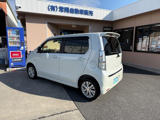 ワゴンRスティングレー 社外SDナビ・フルセグTV・DVD・MSV・Bluetooth ディスチャージ オートライト 運転席シートヒーター ウインカーミラー フォグランプ アイドリングストップ 6スピーカー 純正アルミ(9枚目)